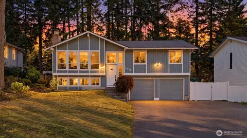 5456 Pineridge Dr NE, Bremerton, WA 98311
