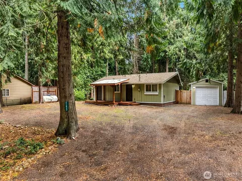 21843 Crest Ln SE, Yelm, WA 98597