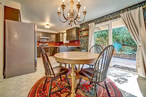 Dining - 730 110th Pl SE, Everett, WA 98208 photo 2 of 2