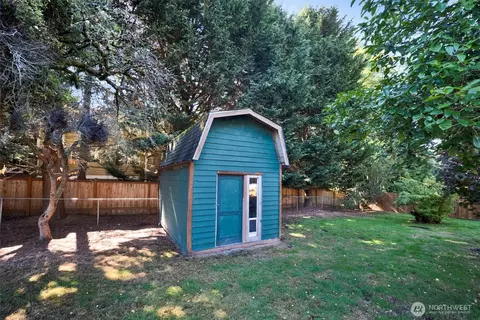 Exterior - 730 110th Pl SE, Everett, WA 98208 photo 6 of 7