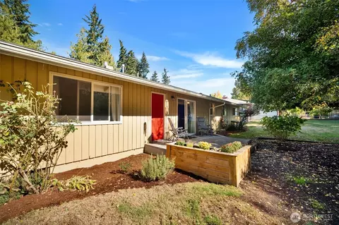Exterior - 730 110th Pl SE, Everett, WA 98208 photo 5 of 7