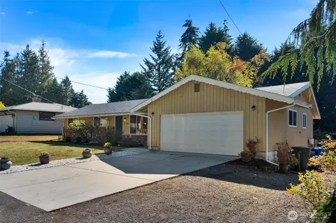 Exterior - 730 110th Pl SE, Everett, WA 98208 photo 3 of 7