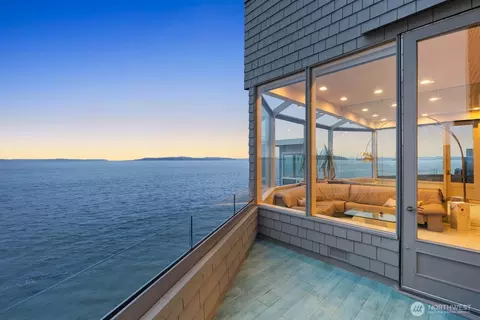 3089 Alki Ave SW #2, Seattle, WA 98116