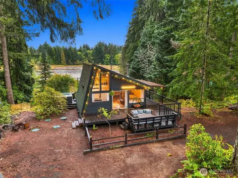 1500 E Timberlake East Dr, Shelton, WA 98584