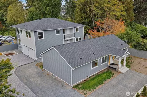 15724 King Pl #A, Lynnwood, WA 98087