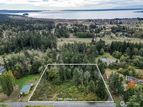 560 Jeffrey Ln, Oak Harbor, WA 98277