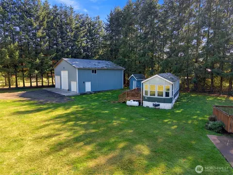 104 Moonlight Ln, Silver Creek, WA 98585
