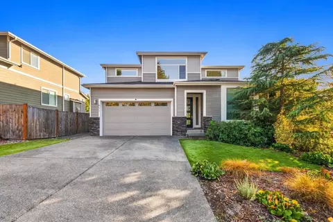 853 S 49th St, Renton, WA 98055