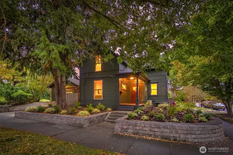 101 NE 57th St, Seattle, WA 98105