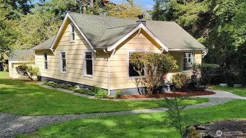 1758 NE Jacobson Rd, Poulsbo, WA 98370
