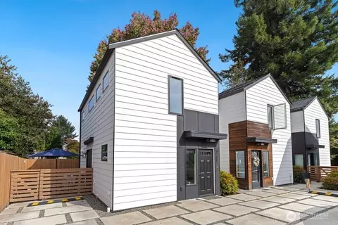 820 S B S Rose St, Seattle, WA 98108