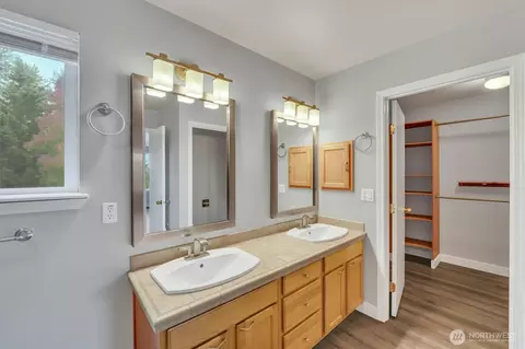 Bath - 1116 Williams St NW, Orting, WA 98360 photo 3 of 5