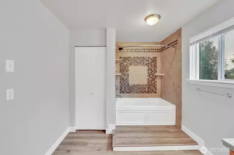 Bath - 1116 Williams St NW, Orting, WA 98360 photo 5 of 5