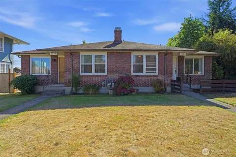 3218 N 3220 N 21st St, Tacoma, WA 98406