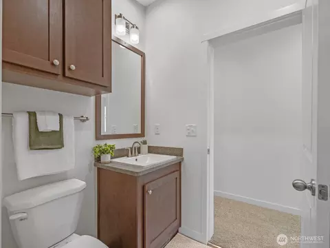 Bath - 1725 242nd St SE #246, Bothell, WA 98021 photo 2 of 4