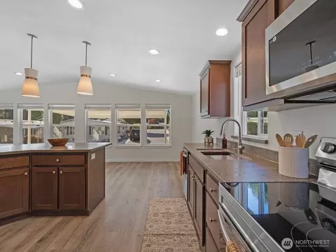 Kitchen - 1725 242nd St SE #246, Bothell, WA 98021 photo 4 of 6