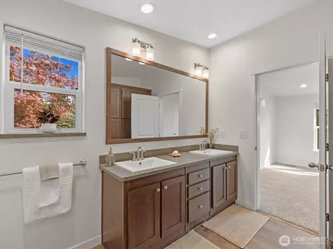 Bath - 1725 242nd St SE #246, Bothell, WA 98021 photo 4 of 4