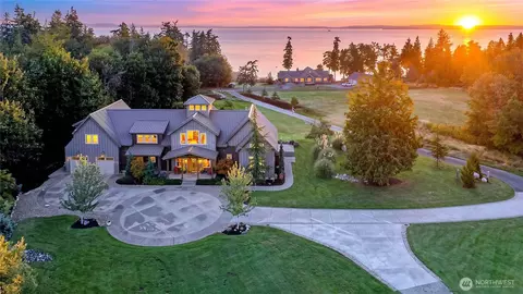 418 Tillicum Way, Camano Island, WA 98282