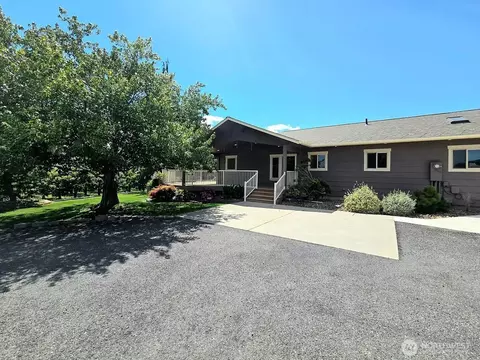 2545 6th St SE, East Wenatchee, WA 98802