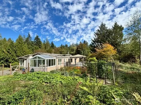 8319 NE 360th St, Hansville, WA 98340
