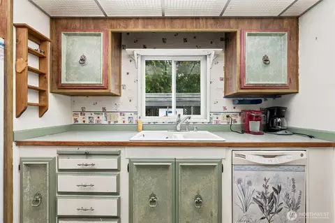 Kitchen - 4290 S Pass Rd, Everson, WA 98247 photo 2 of 2