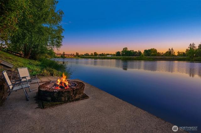 405 Lakeshore Dr, Centralia, WA 98531
