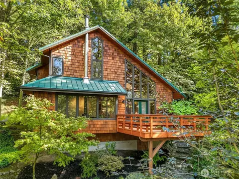 4140 Lytle Rd NE, Bainbridge Island, WA 98110