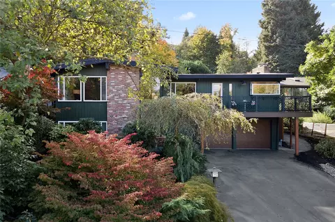 9043 Matthews Ave NE, Seattle, WA 98115