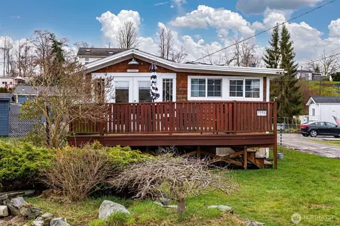 7556 Terrill Dr, Blaine, WA 98230