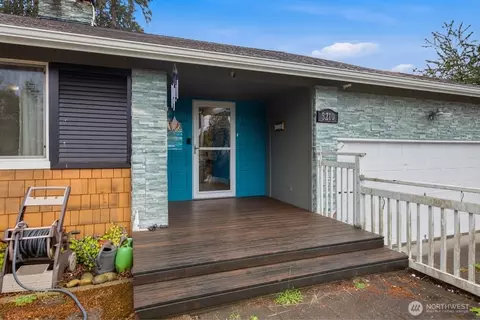 3210 Scenic Dr SE, Auburn, WA 98092