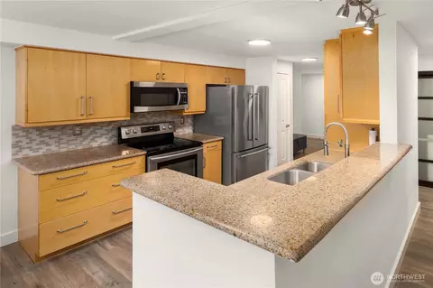 107 20th Ave #209, Seattle, WA 98122