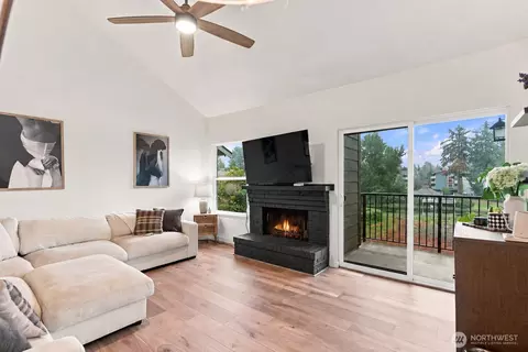 Living - 820 Cady Rd #E305, Everett, WA 98203 photo 2 of 3
