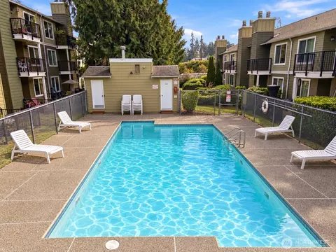 Exterior - 820 Cady Rd #E305, Everett, WA 98203 photo 1 of 4