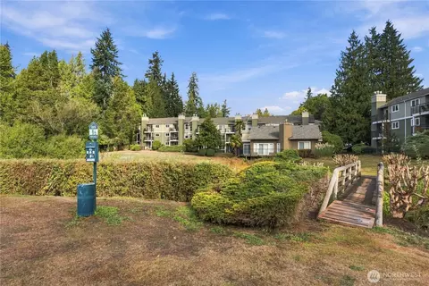Exterior - 820 Cady Rd #E305, Everett, WA 98203 photo 3 of 4