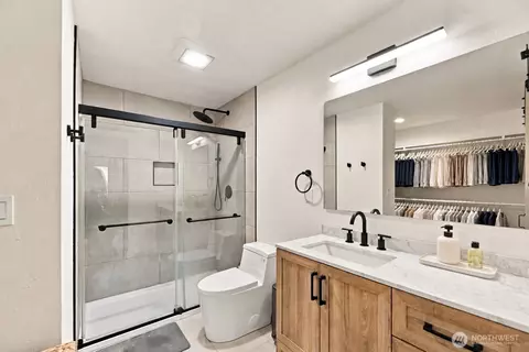Bath - 820 Cady Rd #E305, Everett, WA 98203 photo 3 of 3
