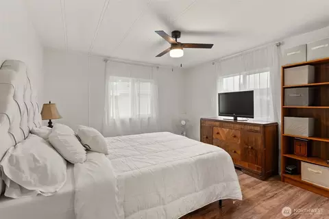 Bedroom - 1342 Spruce Dr, Enumclaw, WA 98022 photo 1 of 4