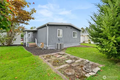 Exterior - 1342 Spruce Dr, Enumclaw, WA 98022 photo 4 of 5