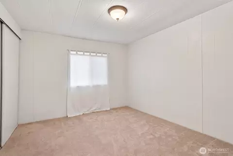 Bedroom - 1342 Spruce Dr, Enumclaw, WA 98022 photo 3 of 4