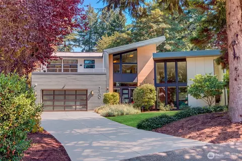 7560 86th Ave SE, Mercer Island, WA 98040