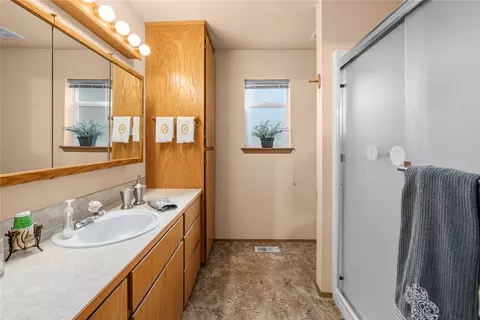 Bath - 1918 290th St E, Roy, WA 98580 photo 1 of 4