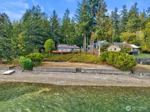 8768 Misery Point Rd, Seabeck, WA 98380