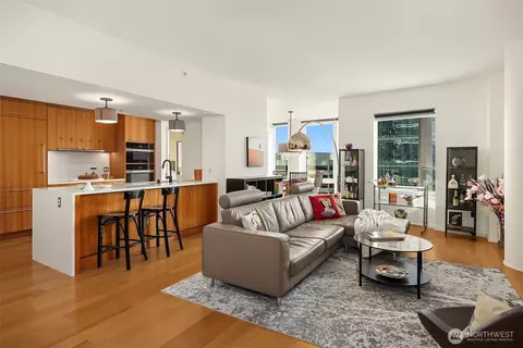 500 106th Ave NE #1313, Bellevue, WA 98004