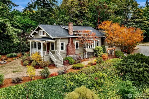 603 Landmark Ct NE, Bainbridge Island, WA 98110
