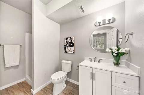 Bath - 213 Phoenix Ave SW, Orting, WA 98360 photo 4 of 5