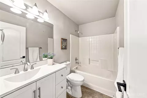 Bath - 213 Phoenix Ave SW, Orting, WA 98360 photo 2 of 5