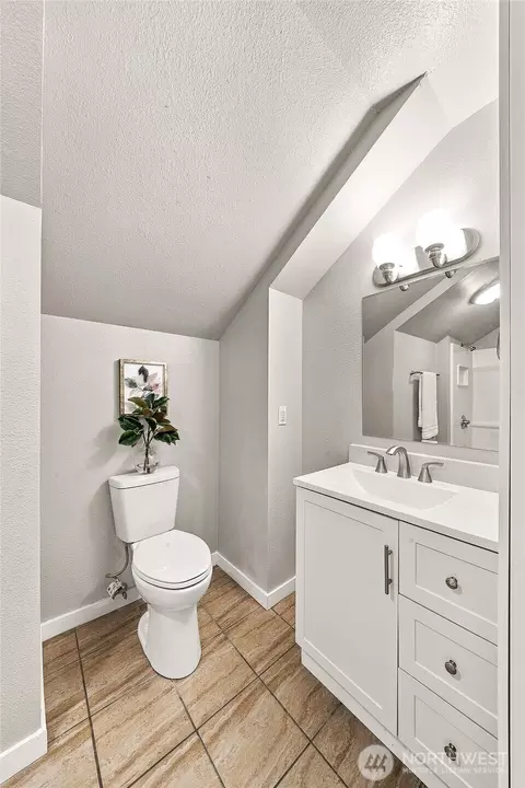 Bath - 213 Phoenix Ave SW, Orting, WA 98360 photo 5 of 5