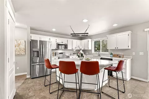 Kitchen - 213 Phoenix Ave SW, Orting, WA 98360 photo 1 of 4