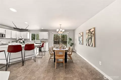 Dining - 213 Phoenix Ave SW, Orting, WA 98360 photo 1 of 3