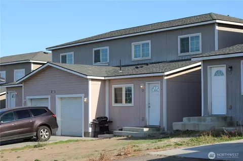 321 Emerald Rd, Granger, WA 98932