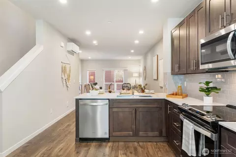 Kitchen - 9616 19th Ave SE #C, Everett, WA 98208 photo 3 of 5